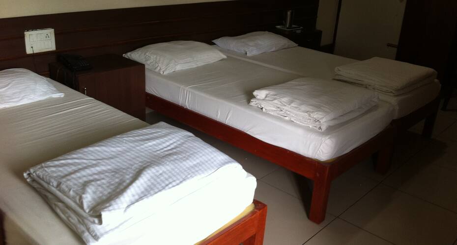 Annapurna Palace Lodge, Ongole 3